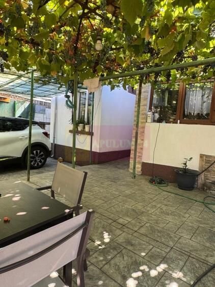 Vila 134 mp + 100mp teren, zona Metrou Piata Sudului - SUN PLAZA